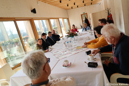 Pot za spomin v Arboretumu Volčji Potok povezuje generacije in krepi demenci prijazno okolje (28)